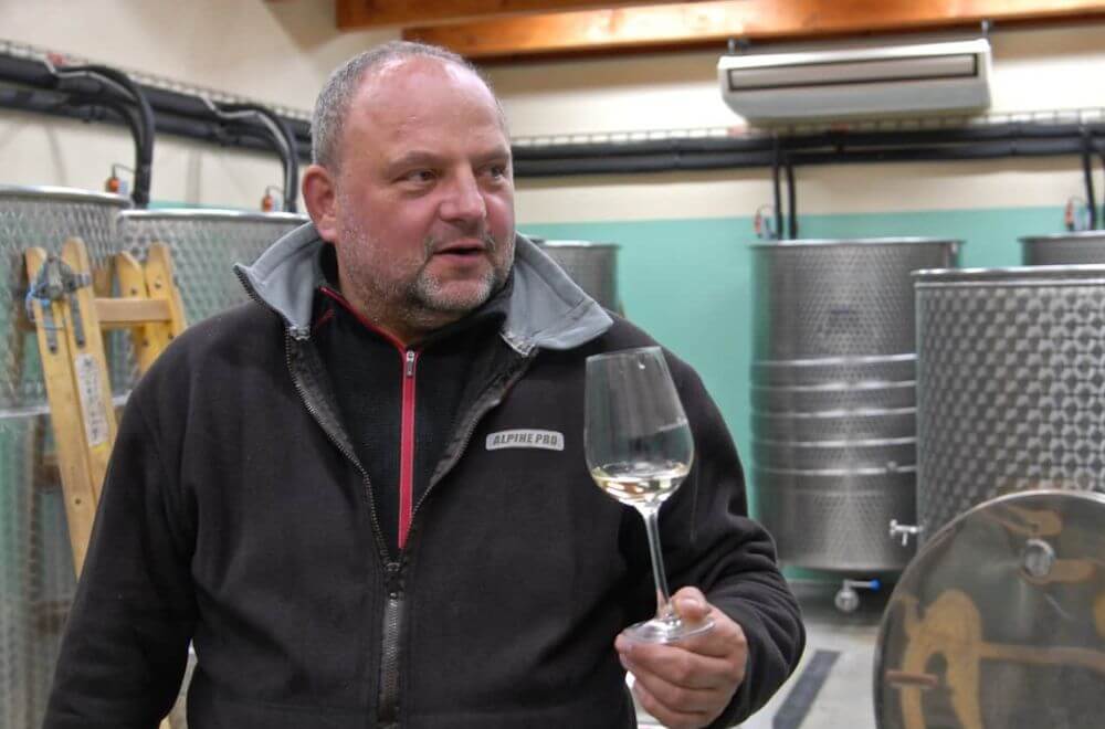 Vlastislav Klobása ve výrobní hale - Vinařství Klobása